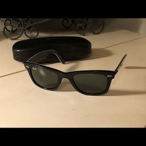 Vintage Ray Ban Wayfarer (Limited Edition)